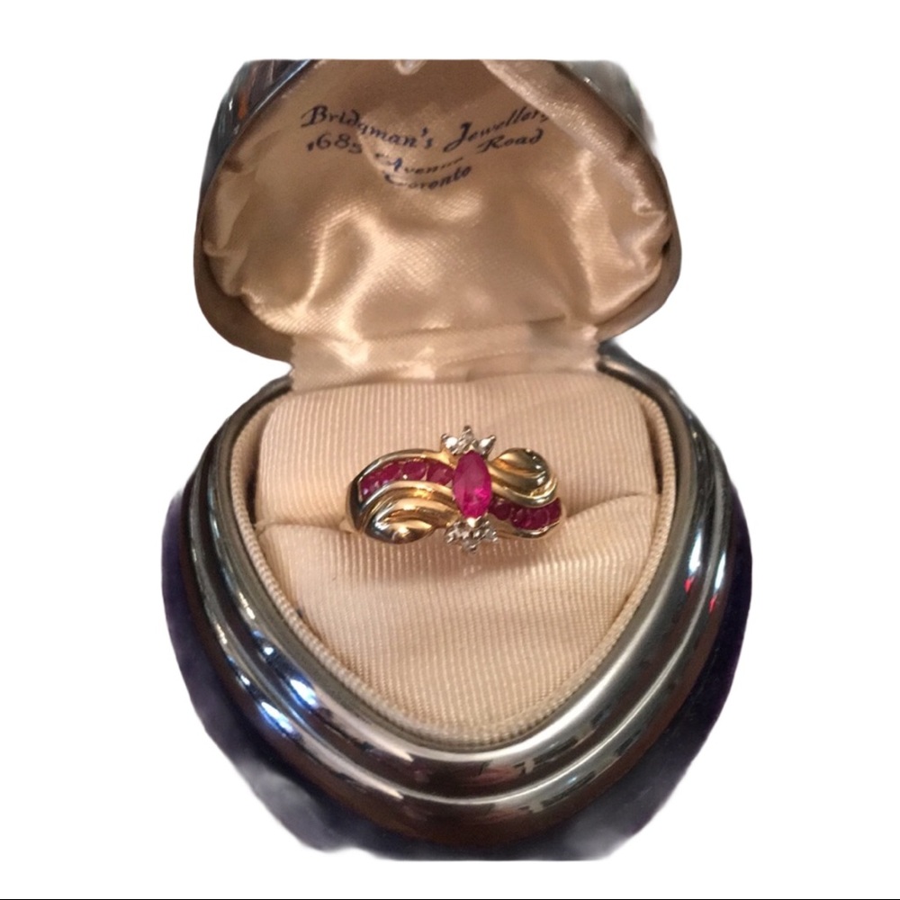 10k gold Ruby Diamond ring Beauty!